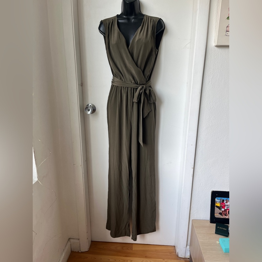 Olive Green Sleeveless Jumpsuit